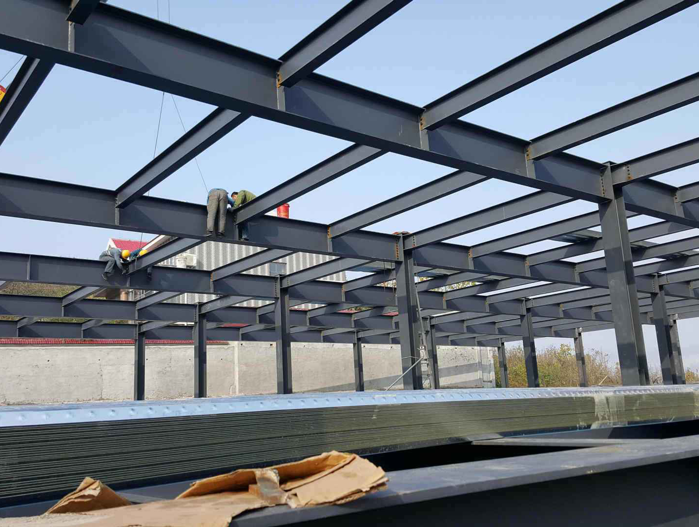 鋼結構樓層板怎么施工呢？